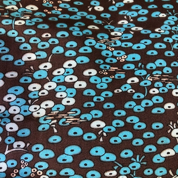 “Me” scarf, blue lily pads on brown background, double layer - Picture 6 of 7